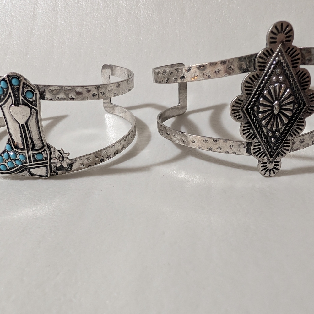 🎀$5 Boho Western Style Bracelets - Picture 2 of 14